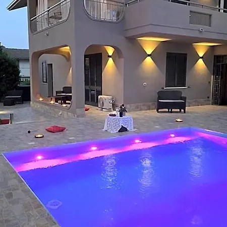 Andale Suitespa Bed & Breakfast 4*