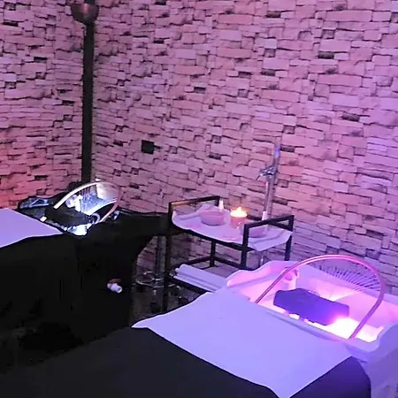 Andale Suitespa 4* Villa Badessa
